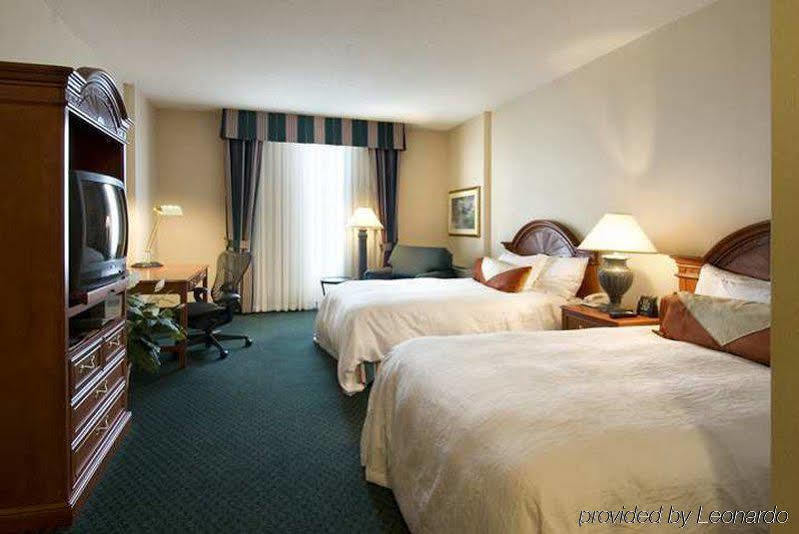 Hilton Garden Inn Calgary Airport Exterior foto